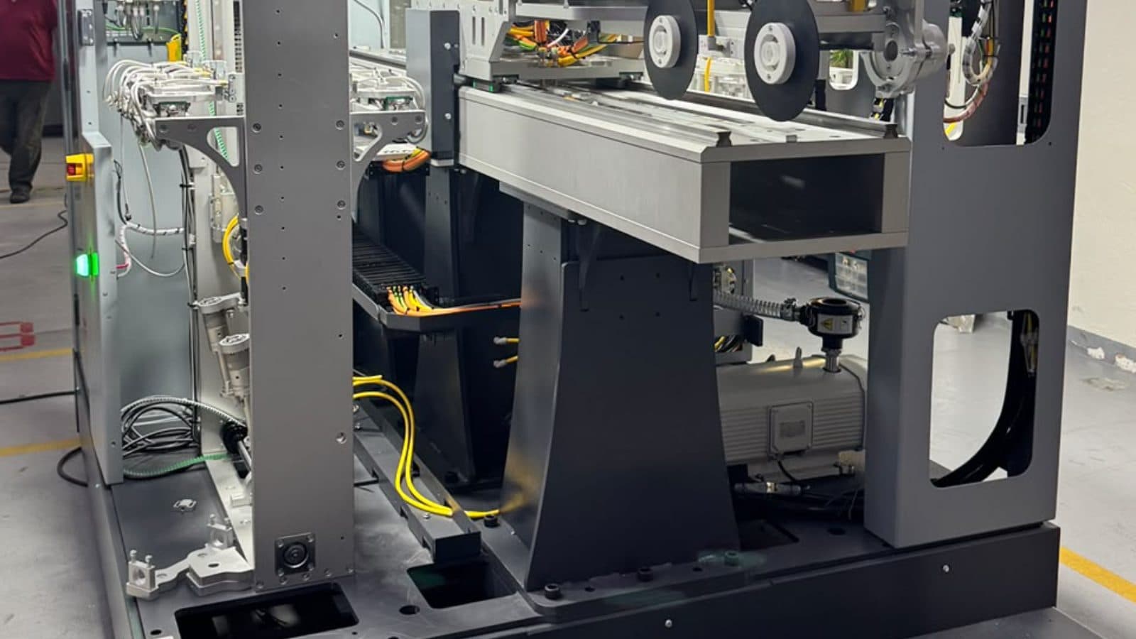 İlk SE-250 hücresi fabrika kabul testini geçti